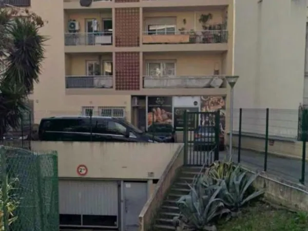 Garage - A deux pas de l'Hopital Pasteur - 14m²