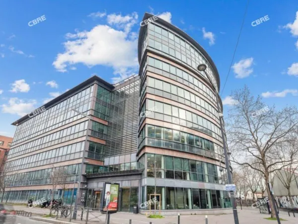 Bureau et espace de travail Location Saint-Denis   3959€