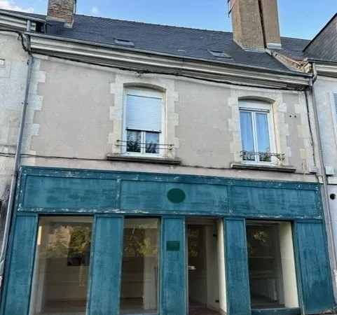 Local commercial/bureaux 77 m² - Vendôme (Mail Maréchal Leclerc, proche centre-ville)