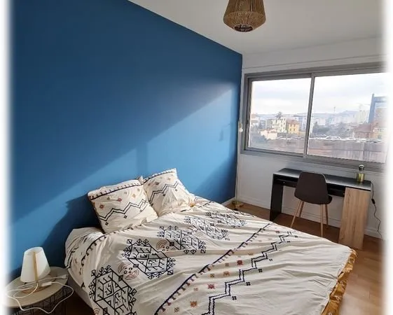 Chambre meublée avec salle d'eau privative - Colocation - Clermont-Ferrand centre (Jardin Lecoq)