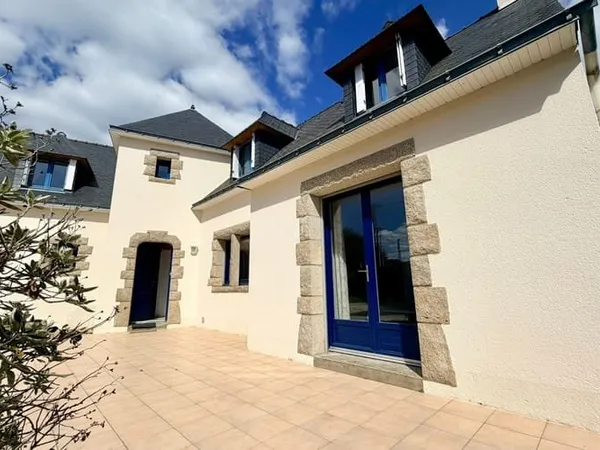 Maison 7 pièces 220 m²