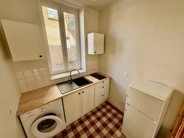 STUDIO A LOUER A ROANNE - CENTRE VILLE