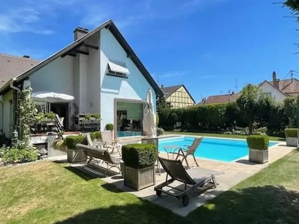 Maison 7 pièces 230 m²