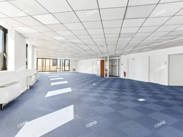 Bureau 4385 m²