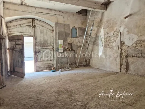 Bâti en pierre - stockage ou projet habitation à fort potentiel - Coursan - Centre village