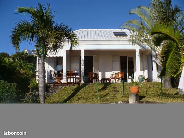 VILLA PISCINE juillet-mi septembre oct 1600/mois