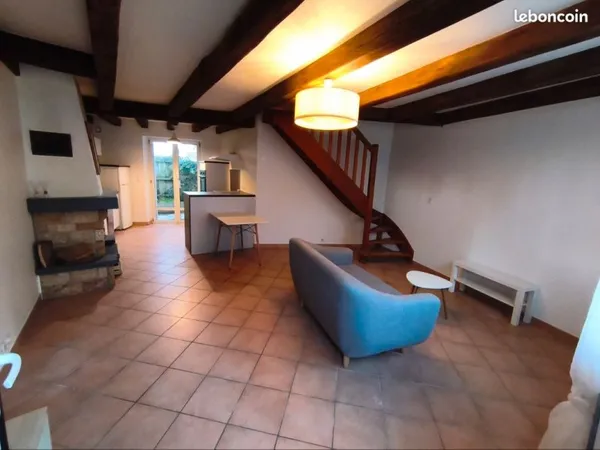 Maison de bourg à étage avec dépendance à étage aménageable