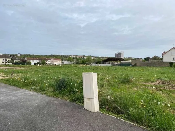 Terrain 557 m²