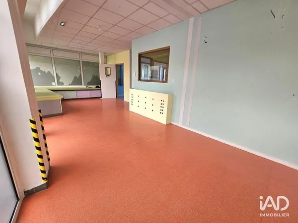 Immeuble commercial 156 m²