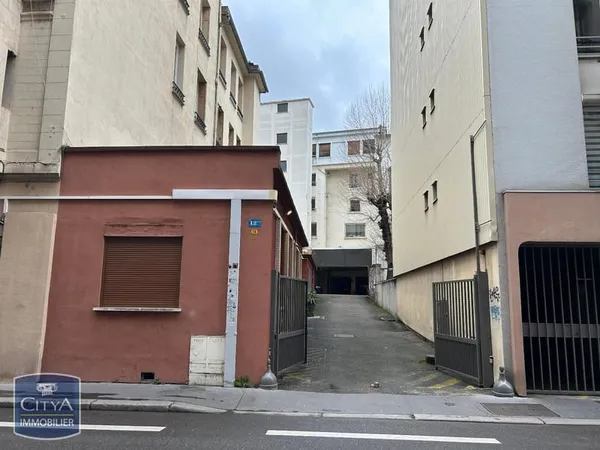 Stationnement Location Saint-Étienne   80€
