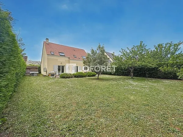 Maison familiale 165 m² avec jardin 500 m² - écoles et commerces à pied