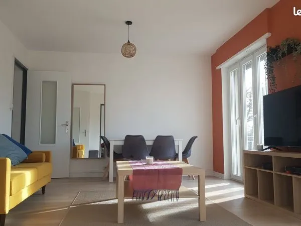 Grande chambre disponible dans T4 Mulhouse 390cc