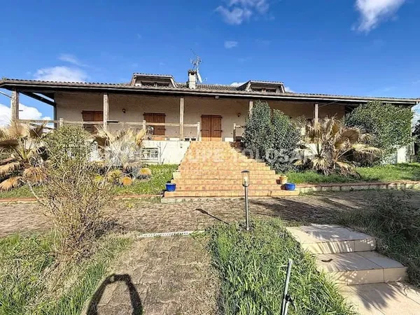 Maison 9 pièces 348 m²