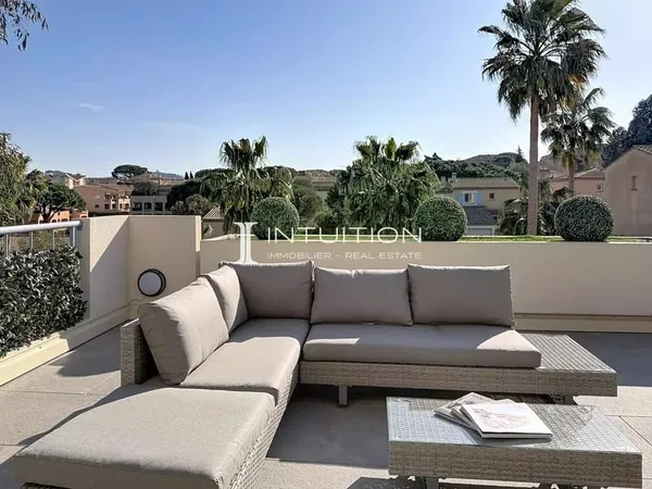 Cannes - Croix des Gardes : Superbe duplex avec vaste terrasse