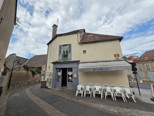 FONDS DE COMMERCE + MURS BAR-RESTAURANT EMPLACEMENT STRATÉ