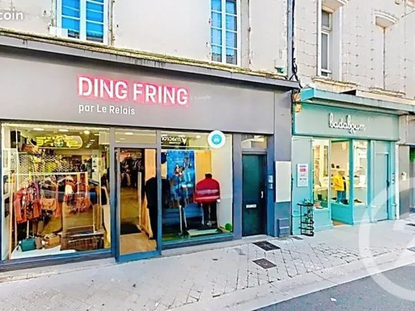 Local commercial 140 m²