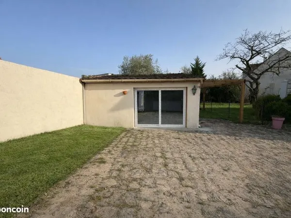 Garage à aménager avec terrain