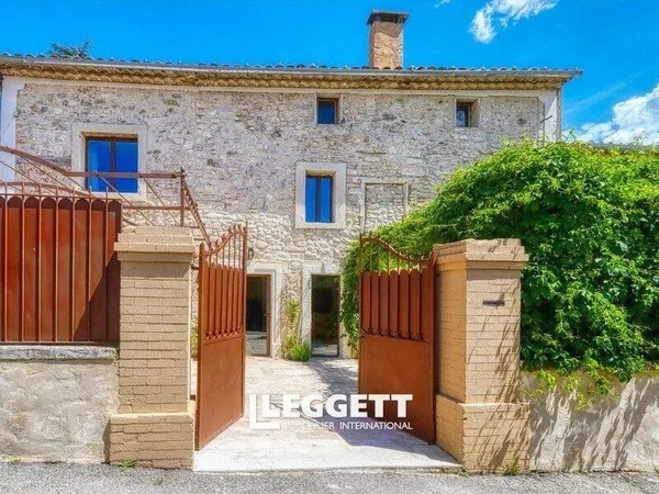 Maison 8 pièces 202 m²