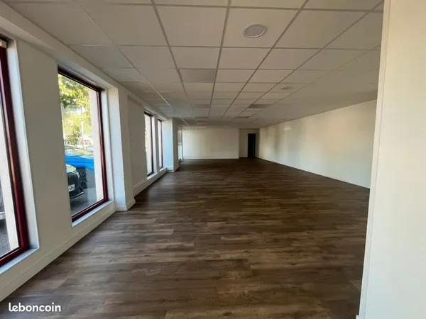 BUREAUX 100 m² SAINT-PÉRAY