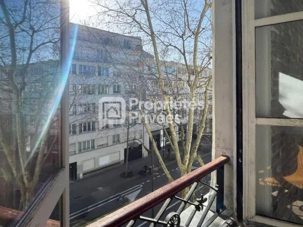 75011 PARIS - 2 Pièces 28m2 - Appartement de caractère authentique