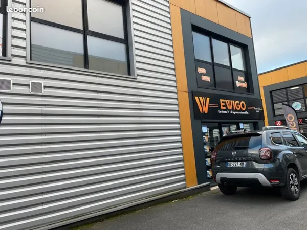 Local commercial zac des genetais belbeuf