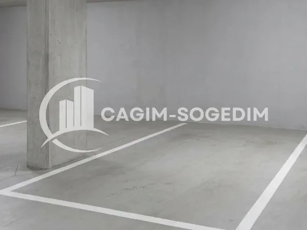 Place de parking souterrain - Saint-Louis