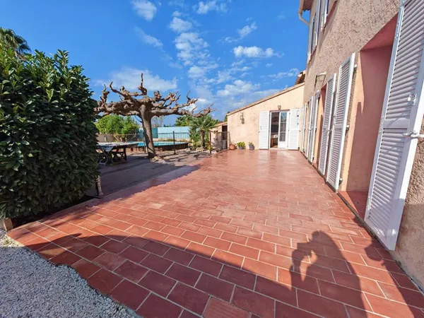Villa Carqueiranne 5 pièce(s) 142 m2