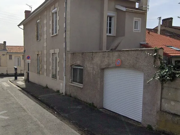 Maison en pierre de taille 6 pièces 122 m2 Bordeaux (proche Nansouty)