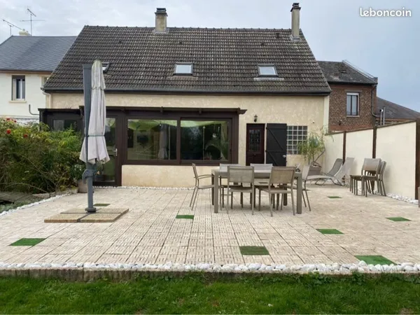 Pavillon avec terrain et box