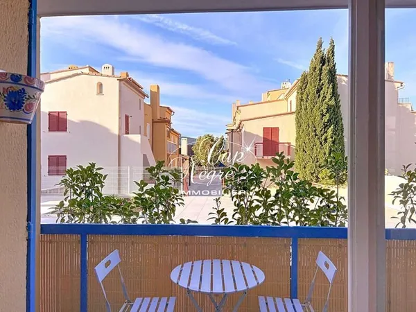 Studio Clé En Main Proche Mer Et Centre Dans Résidence Calme À Vendre À Cavalaire Sur Mer - Golfe De