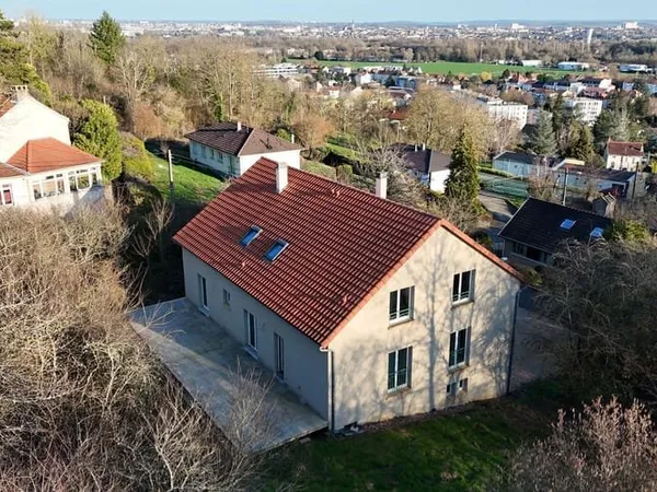 Maison 11 pièces 295 m²