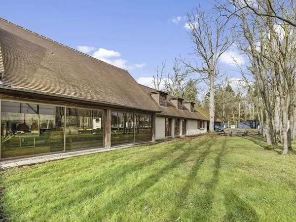 Maison 10 pièces 427 m²