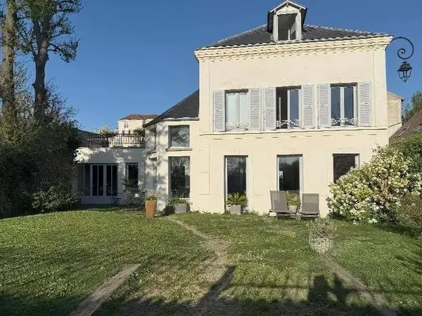 Maison 6 pièces 160 m²
