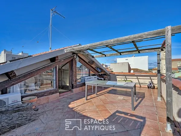 L'ancienne poste de Palavas métamorphosée en maison de ville avec toit terrasse vue mer