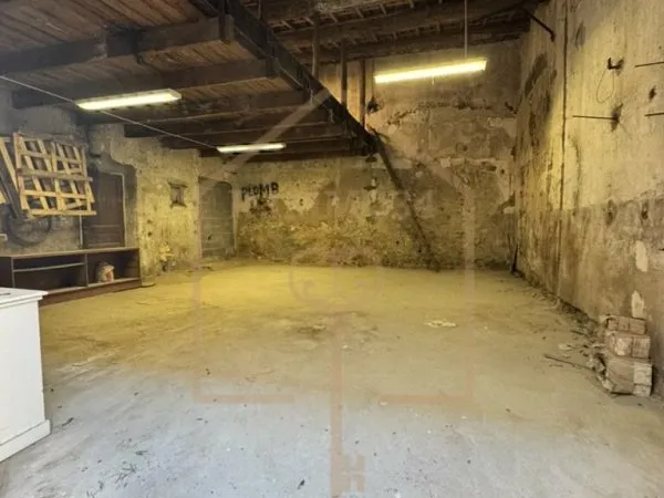 Stationnement Location Béziers  99m² 540€