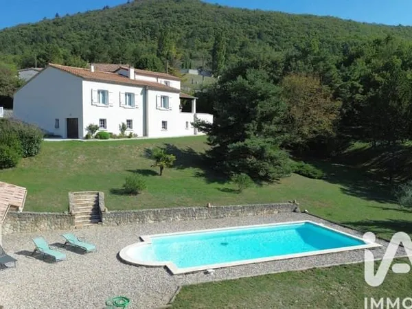 Maison 5 pièces 137 m²