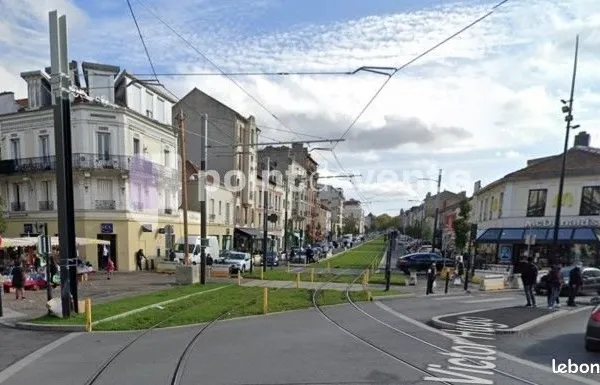Local commercial 450 m²
