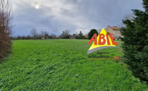 Terrain constructible de 4647m2 sur Sainte Christine