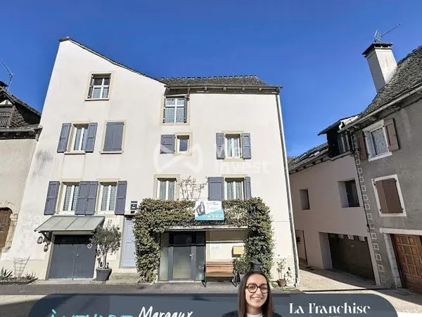 Maison 9 pièces 238 m²