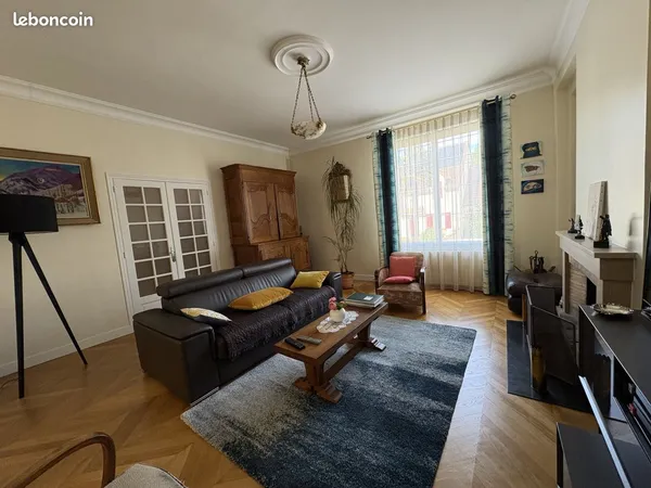 Maison 8 pièces 145 m²