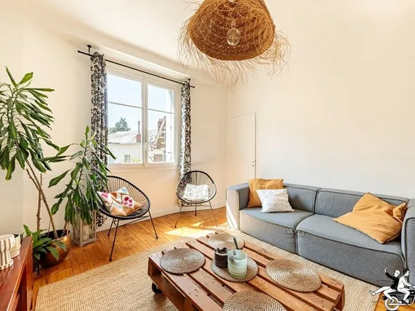 MONSELET - APPARTEMENT TYPE 3 TRAVERSANT - CHARME DE L'ANCIEN & RÉNOVATION MODERNE