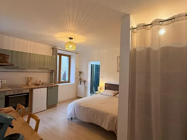 Studio Neuf à meublé et équipé