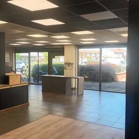 Local commercial Castelnau