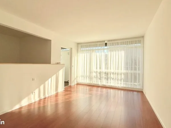 Lille Saint-Maur - T1 bis lumineux avec balcon dans résidence de standing