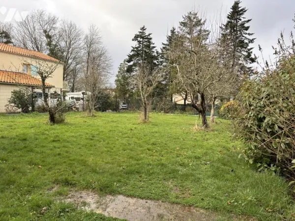 Terrain 396 m²