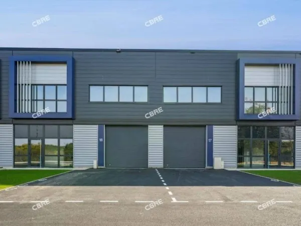 Local d'activité 306 m²