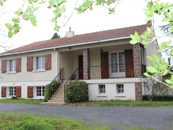 Maison à vendre 7 pièces avec 6 chambres à CHOLET (49)