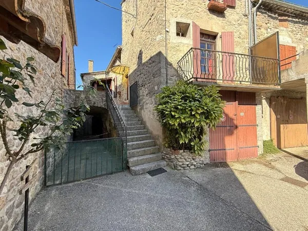 07 LANAS - MAISON DE VILLAGE EN PIERRES 150 M2 ENV; 2 AP