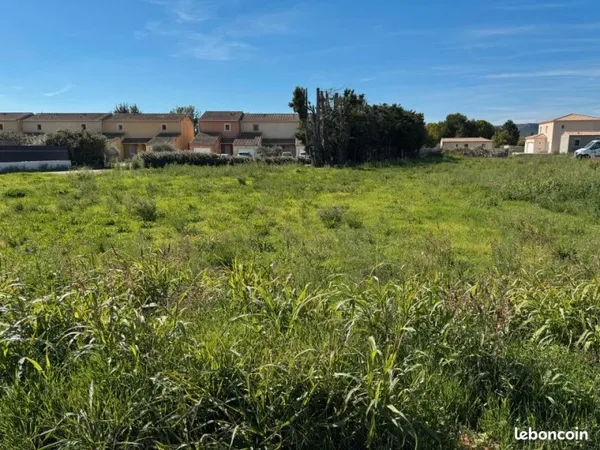 Terrain 300 m² Mazan