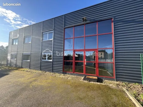 Local bureaux 811 m²